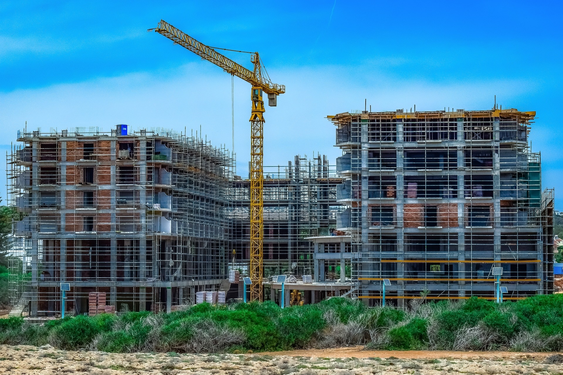 Top 10 Reasons Construction Companies Should Hire Outsourced Bookkeeping – Solve Your Financial Woes Today!